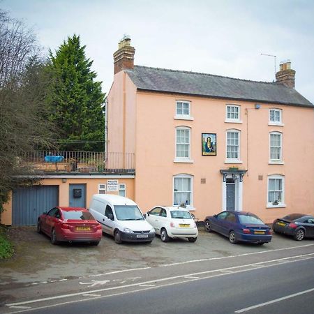 The Benbow Inn At Ruyton-Xi-Towns Екстериор снимка